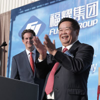全球最大汽車玻璃單體工廠，由福耀投資在美國(guó)建成投產(chǎn)